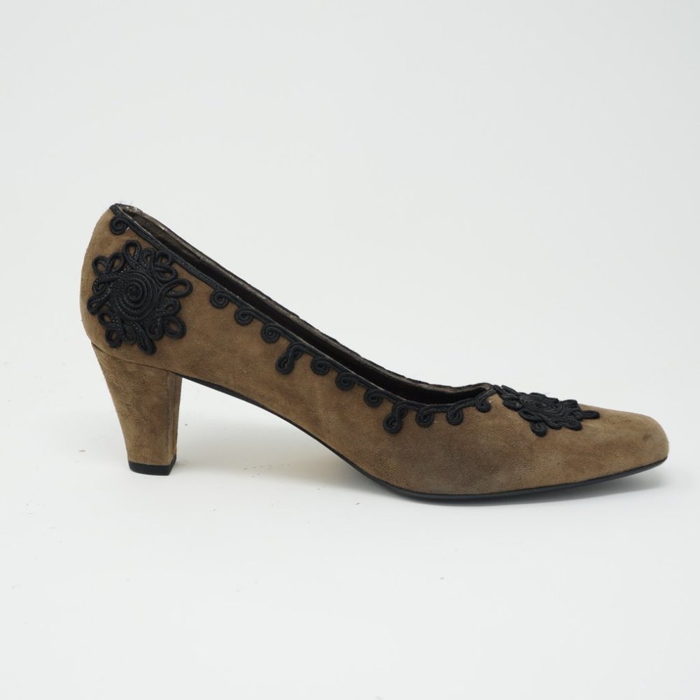 Italian Suede Pumps - Picture 4 of 8
